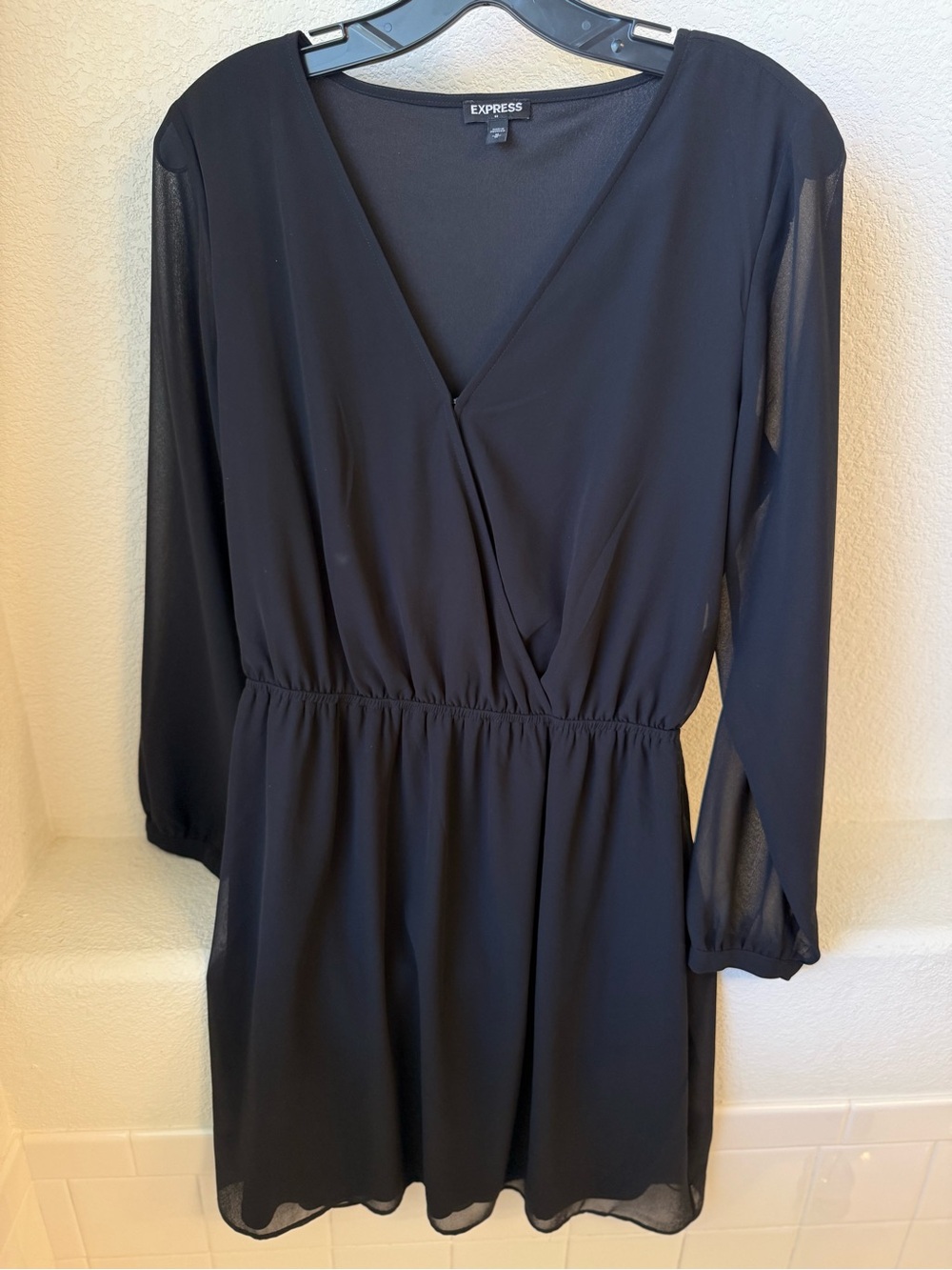Express Black V-Neck Long Sleeve Dress